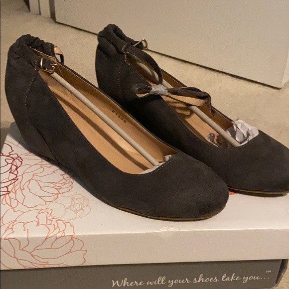 Journee Collection Faux Suede Boots - Picture 2 of 2